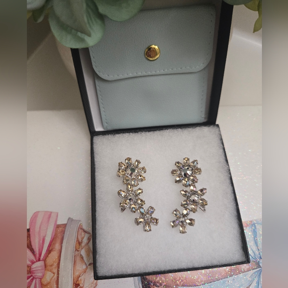 Henri Bendel Climber Earrings EUC - Picture 2 of 6